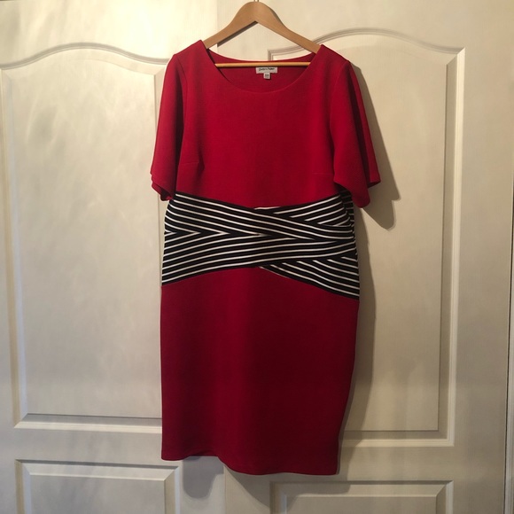 Red dress with Black and white stripes waist bend - Picture 1 of 4